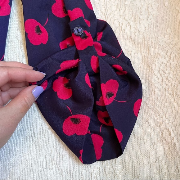 Gorgeous 41 Hawthorne poppy print v-neck top with 3/4 sleeves - Picture 7 of 8